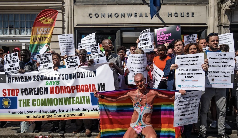 Demonstrasting against the Commonwealth
